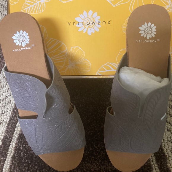 Yellow box Gray Slides - Picture 3 of 4